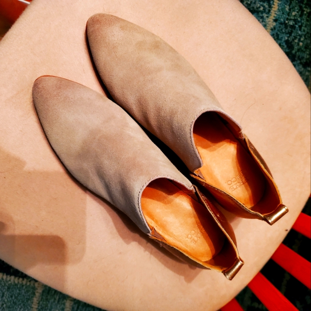 Frye and Co  Rubie slip on ankle bootie